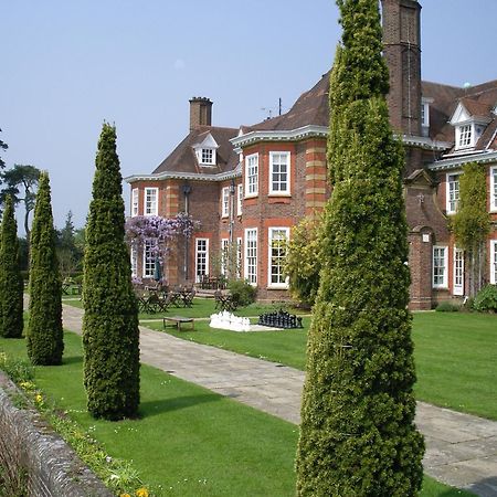 Barnett Hill Hotel Guildford Exterior photo