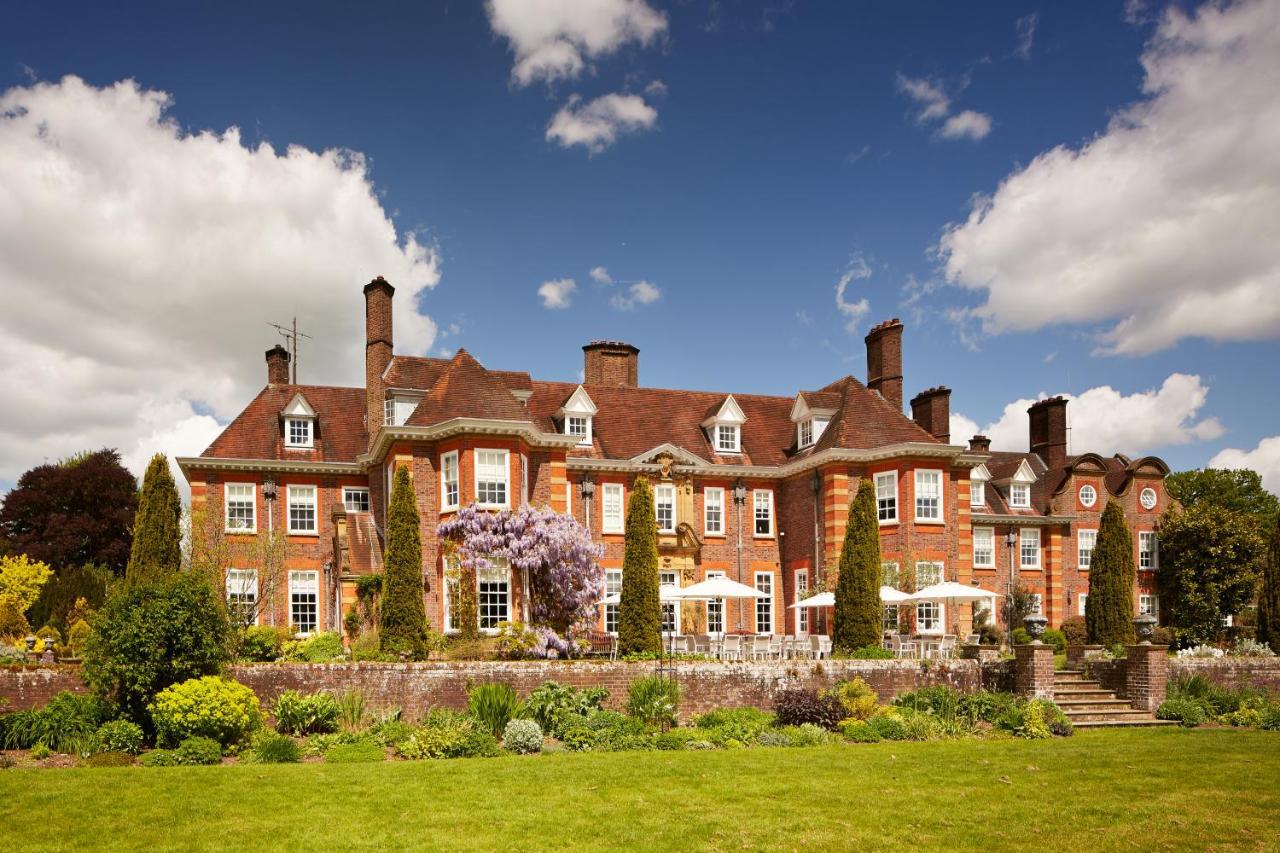 Barnett Hill Hotel Guildford Exterior photo