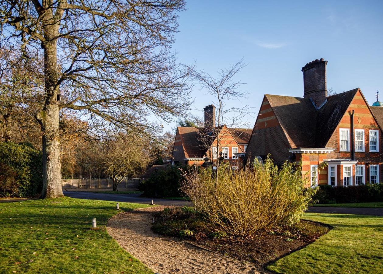 Barnett Hill Hotel Guildford Exterior photo